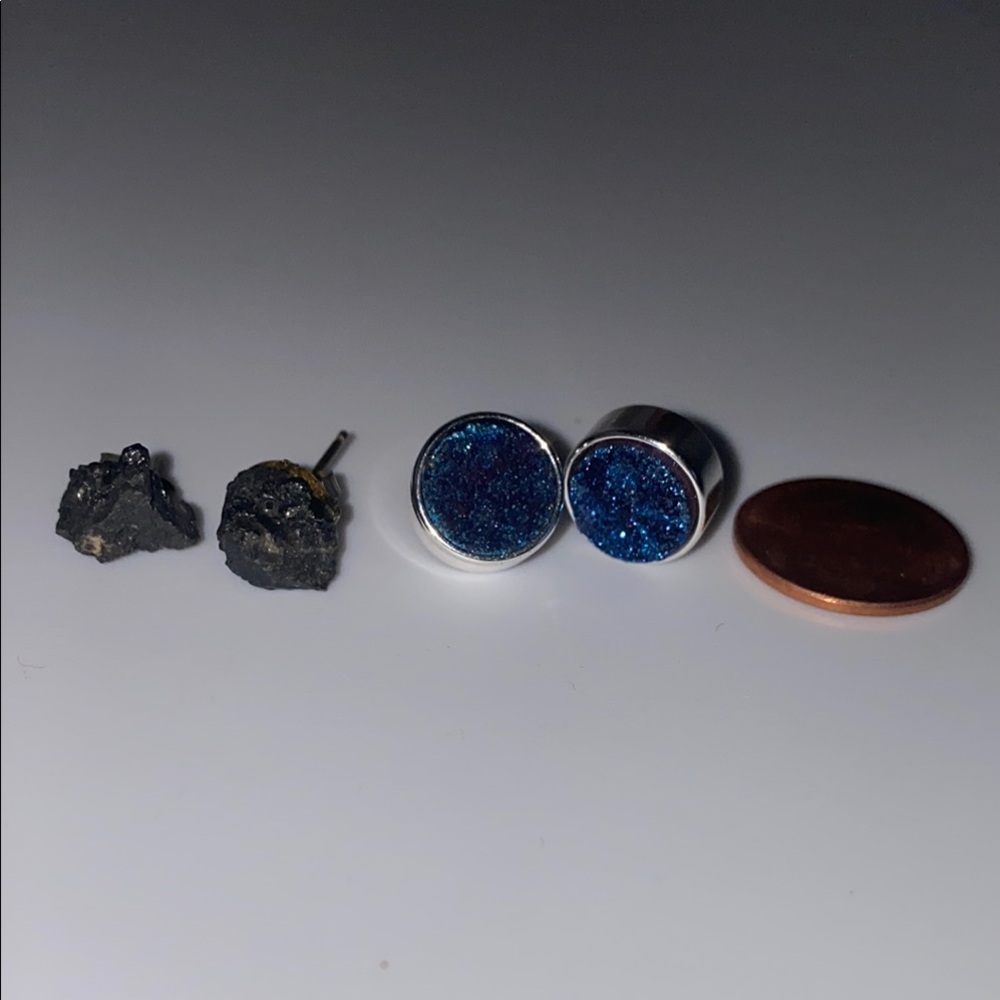 2 Pairs Space Stud Earrings: Blue Glitter & Black Rock